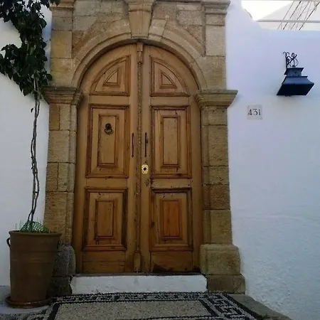 Lindos Esel Suites *